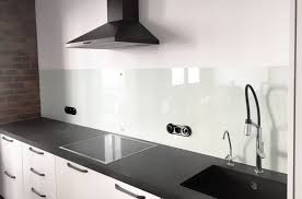 Скляний фартук для кухні