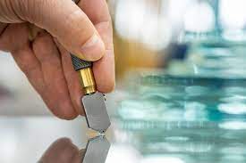 Точна різка скла в Києві